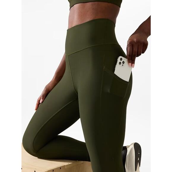 NWT Athleta Interval Stash High Rise 7/8 Leggings Aspen Olive Size Large Pocket - Picture 1 of 16